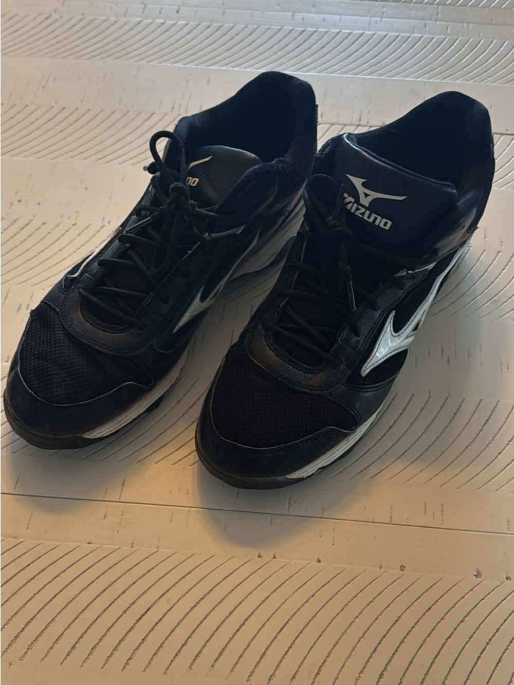 Mizuno Men's Black Athletic Sneakers with White Accent 9